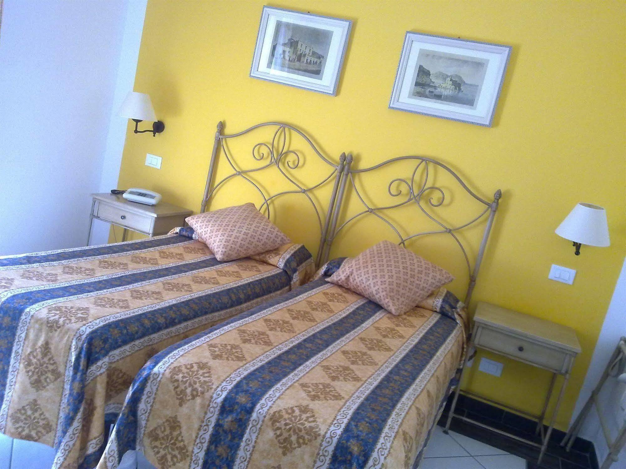 Hotel Rocce Azzurre Lipari  Exterior foto