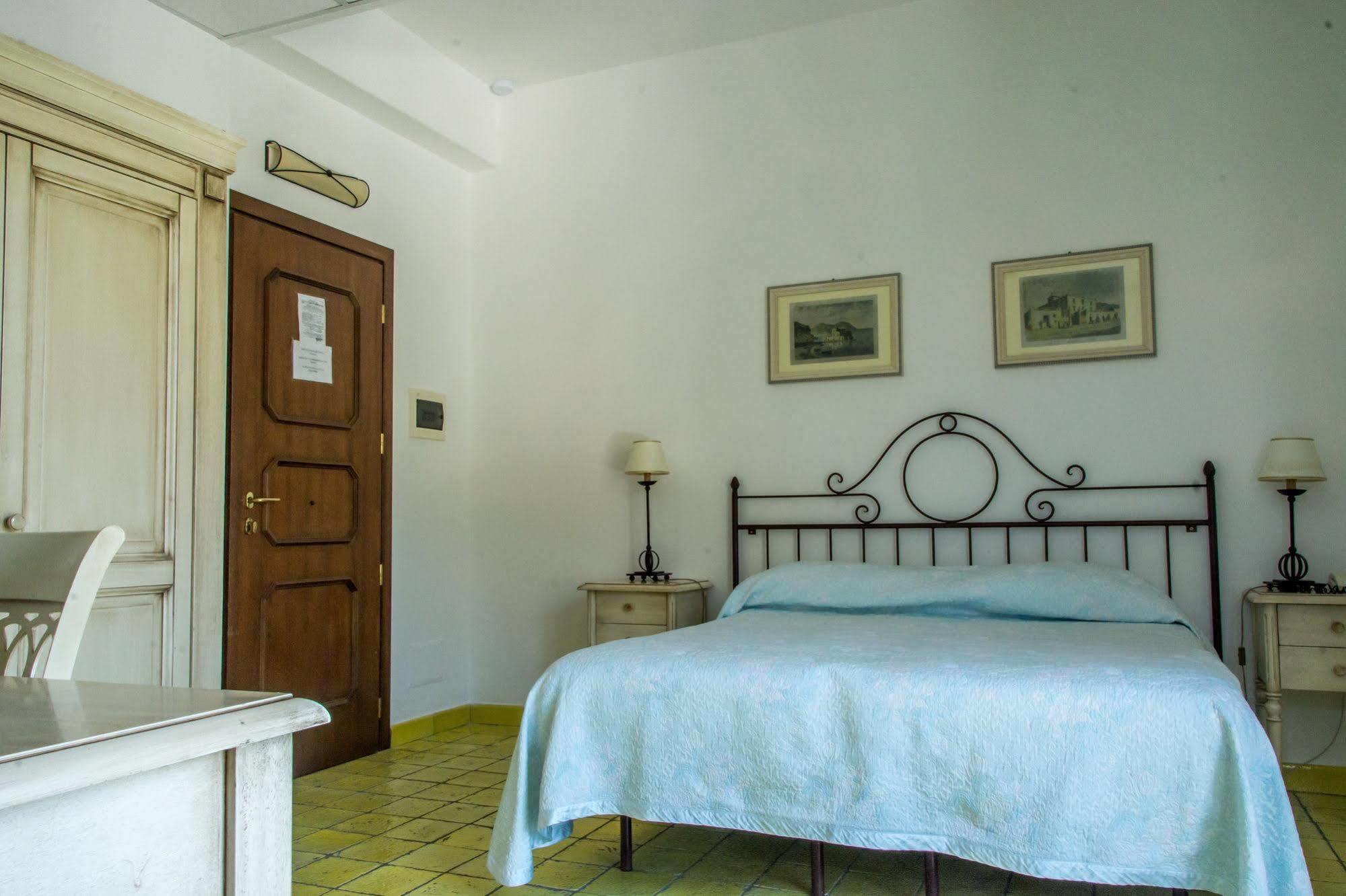 Hotel Rocce Azzurre Lipari  Exterior foto